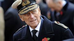 El pr�ncipe Felipe, duque de Edimburgo, reuni�ndose en el 2012 con veteranos de guerra en el campo del recuerdo en la Abad�a de Westminster