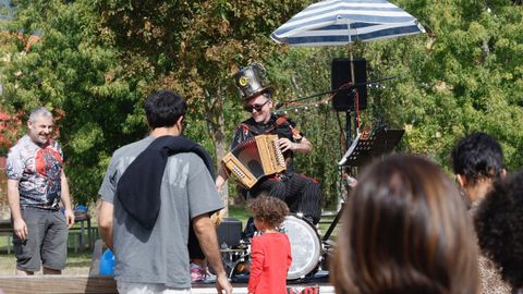 Pulpi�o Viasc�n anim� con su m�sica la jornada matutina de este s�bado en Las Meninas