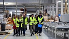 Visita del conselleiro de Medio Rural a las instalaciones de C�ndido Hermida, en Nar�n.