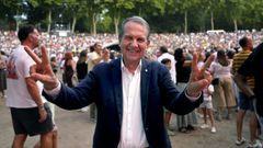 En Castrelos es donde Caballero establece una gran empat�a con el p�blico cada vez que sube al escenario del auditorio al aire libre para presentar un concierto. En la imagen, posa antes del concierto de Viva Suecia.