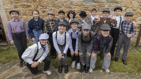 Pequenos do colexio Labarta Pose, a domingo ante a Fundaci�n Pondal 
