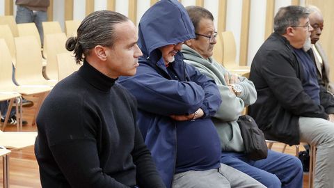 El condenado Pablo Garc�a, a la izquierda, durante el juicio
