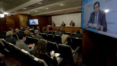 Antnio Calada, director de la Fundacin Repsol; Antonio Couceiro, presidente de la Cmara de Comercio, y Francisco Conde, conselleiro de Economa, abrieron el acto