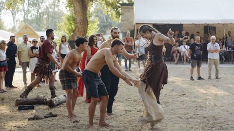 Juegos populares en la Festa do Esquecemento de Xinzo