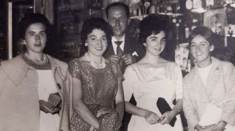 Imagen del da de la inauguracin de Perfumera Garrote