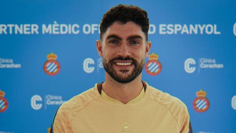 Unai N��ez, tras pasar el reconocimiento m�dico para iniciar su cesi�n por el Celta en el Espanyol.