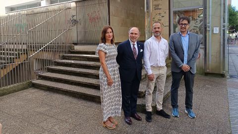 La concejala de Políticas Sociales y Atención a las Personas del Ayuntamiento de Siero, María José Fernández, el rector de la Universidad de Oviedo, Ignacio Villaverde, el alcalde de Siero, Ángel García, y el director del CEISIA, Roger Campione
