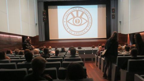 Una proyecci�n celebrada en el auditorio de A Illa