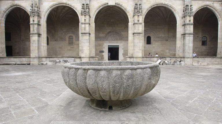 Hemeroteca | 1992 | Seguirán las excavaciones del claustro de la ...