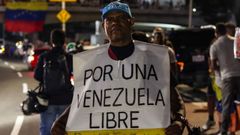 Una manifestante durante el recibimiento a Mar�a Corina Machado en Caracas