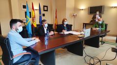 El viceconsejero de Infraestructuras, Jorge Garc�a; el consejero de Medio Rural, Alejandro Calvo; la delegada del Gobierno en Asturias, Delia Losa y el director del �rea de Fomento, Jorge Palacio, durante la reuni�n de este jueves por el argayo