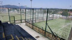 El encuentro deportivo se celebr� en las pistas de tenis del Complejo Deportivo Fontecarmoa