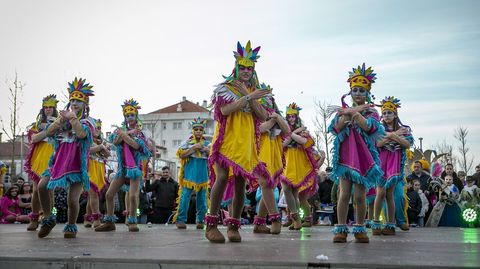 Gran concurso de disfraces y comparsas en Porto do Son