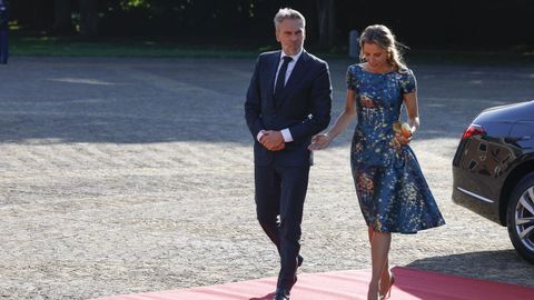 El primer ministro neerlands, Dick Schoof y su pareja 