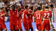 Breel Embolo se lleva las manos a la cabeza tras recibir la segunda amarilla en el partido de cuartos de final del Mundial entre la selecci�n de Suiza y Argentina.