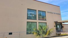Exterior del consistorio de Cabanas