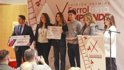 Los hermanos Mart�nez, de O Parrulo, en la entrega del premio Joven Empresario en Ferrol