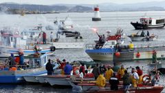 Concentraci�n de la flota de bajura de Ribeira, Agui�o, A Pobra, Cabo de Cruz y Palmeira en la d�rsena ribeirense, una de las muchas protestas contra el Reglamento de Control Pesquero que hubo en Galicia el 26 de marzo del 2021