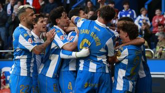 Los jugadores del Deportivo celebran el primer gol ante el C�rdoba. 
