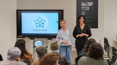 La psic�loga Marta de la Fuente (derecha) y la directora de la Fundaci�n San Rafael, Dolores Estrada, este mi�rcoles en la sede de la�entidad