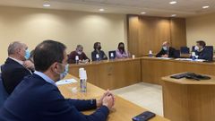 Imagen del encuentro de este martes entre los representantes de la Fegamp y la Xunta