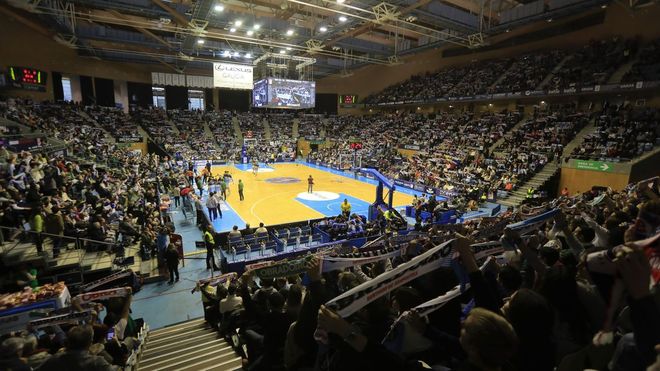 El pabell�n del Sar lleno en el derbi entre Obradoiro y Breog�n de 2023