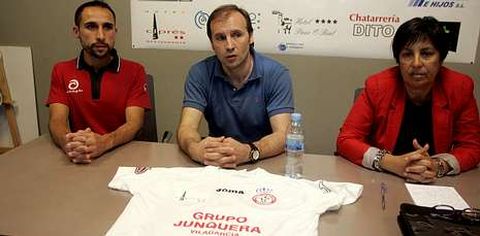 Queco Otero, en el centro, resalta la seriedad del proyecto de su nuevo club.