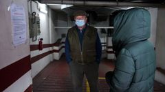Jos� Antonio Bello entr� en el garaje de la calle Tornos de A Coru�a, en la zona de la avenida de Fisterra, justo cuando Mar�a (de espaldas) estaba siendo agredida por un hombre