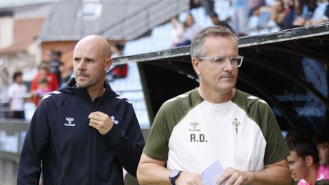 Rub�n Dom�nguez, con Fredi �lvarez, en un partido en Barreiro esta temporada.