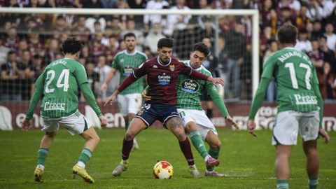Derbi entre el Pontevedra y el Racing.