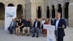 Luis Menor acompaado de los diputados del PP en el Mosteiro de Santo Estevo de Ribas de Sil