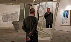 Jos� Pedro Croft, ante sus obras en la sala de Palexco de A Coru�a.