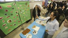 Estand, convertido en t�mbola, que pretende dar a conocer el valor nutricional de los alimentos