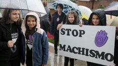 Una actividad escolar organizada el pasado a�o en Vilagarc�a con motivo del 25N
