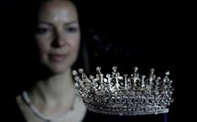Imagen de la corona de diamantes de la reina Mar�a.