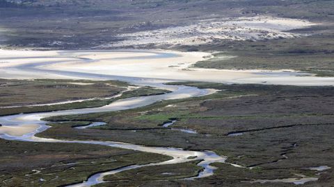 Imagen de archivo del parque natural de Corrubedo, con la laguna de Carregal.