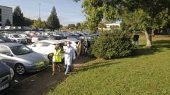 V�zquez y Facio, junto a la zona ajardinada en la que se construir� una de las dos nuevas �reas de estacionamiento (la otra se ubicar� en la parte trasera del hospital)