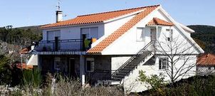 El inmueble que pasa ahora a gestionar el Concello de Ponte Caldelas es una casa con dos viviendas en Caritel.