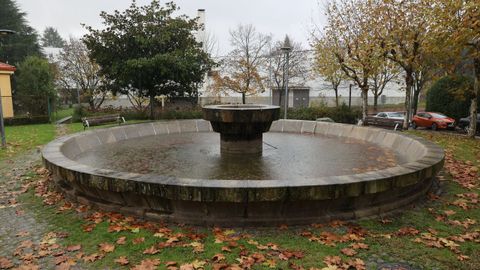 La antigua fuente de la Praza Roxa en Vite