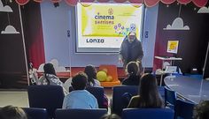 Alfonso Pato en una proyecci�n en el hospital universitario de Santiago