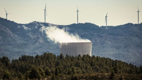 Imagen de archivo de una central nuclear en Espa�a

