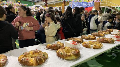 Fiesta de Reyes en el pabelln de Friol.