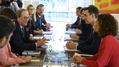 Imagen de la primera reunin de la mesa de dilogo entre el Gobierno y la Generalitat, celebrada  en La Moncloa el 20 de febrero del 2020, en la que participaron polticos independentistas que no estaban en el Gobierno cataln, como Elsa Artadi.