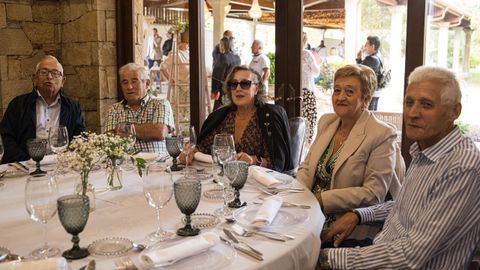 Comida jubilados de Agui�o en restauraci�n Chicolino, Boiro