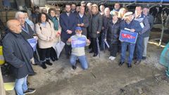 Luis Venta, diputado del PP de Asturias, visit la ganadera Viuda Riocabo, en Tapia, junto al alcalde tapiego, Pedro Fernndez; las alcaldesas de Villayn y Coaa, Estefana Gonzlez y Rosana Gonzlez, y ganaderos de la zona