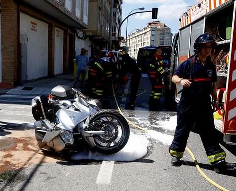 La mujer perdi� el control de la moto. 