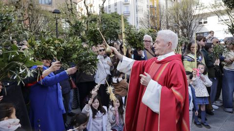 Durante la emblem�tica procesi�n de la Borriquilla en A Coru�a se realiz� la bendici�n de los ramos