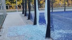 Cristal roto de la pista de pdel.