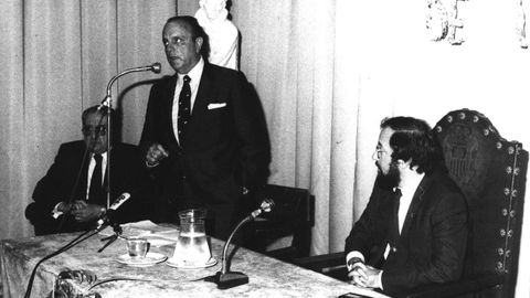 <strong>Un a�o despu�s de la visita a Alemania.</strong> Barreiro Rivas (a la derecha) junto a Manuel Fraga y a Xos� Filgueira en la Universidad del Atl�ntico de Pontevedra.