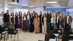 Los residentes de Enfermer&iacute;a del CHUO en el acto de despedida tras finalizar su especializaci&oacute;n